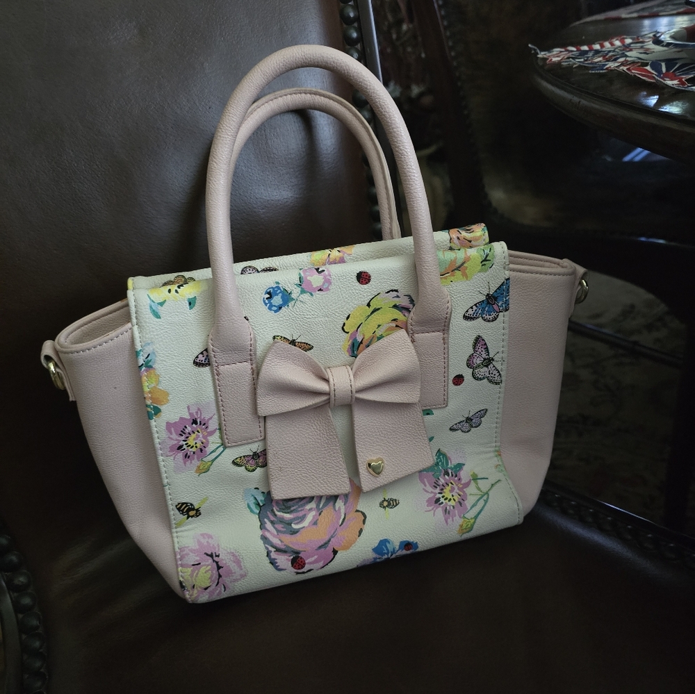 Adorable Betsy Johnson purse